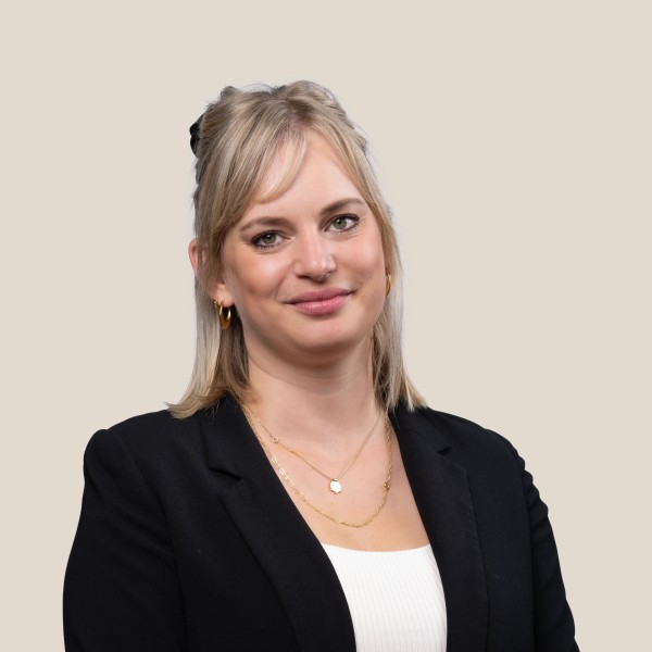 Angela Schwarz