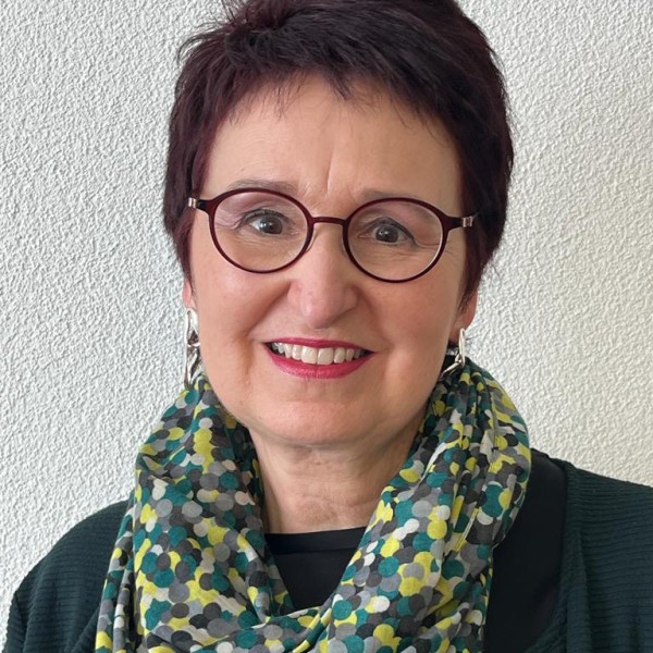 Sandra Schmid