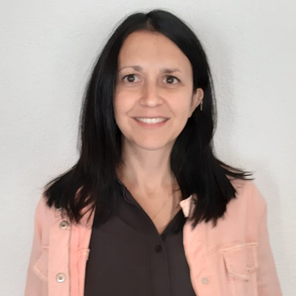 Aline Comby