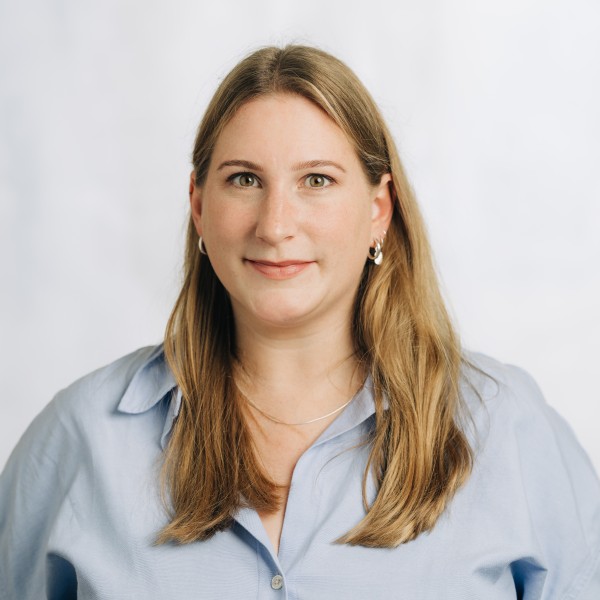 Angela Roth
